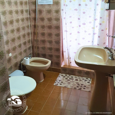 C.Nº 82: Para 15 personas, con piscina, frente a Playa Pelícano