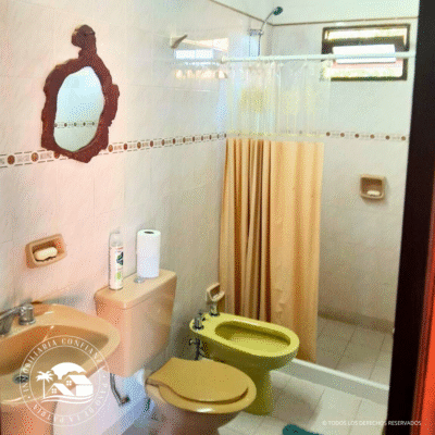 C.N° 3035: Casa en venta, a mts de Playa Grande