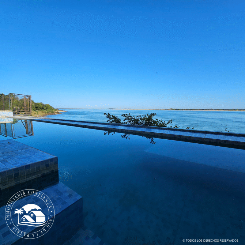 C.Nº 01: El Timón, para 11 personas con piscina, sobre el río