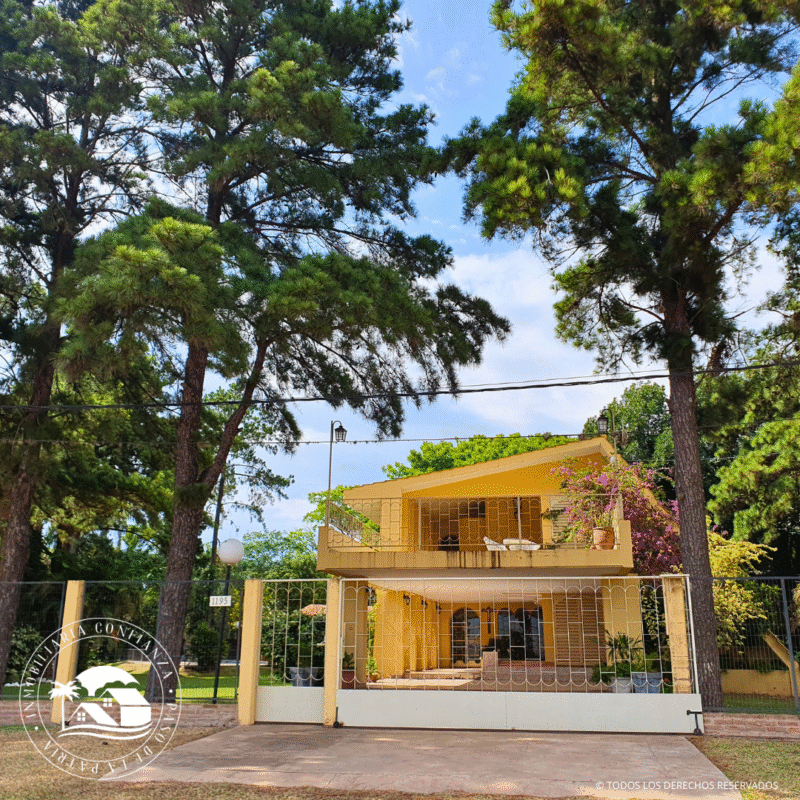 C.Nº 82: Para 15 personas, con piscina, frente a Playa Pelícano