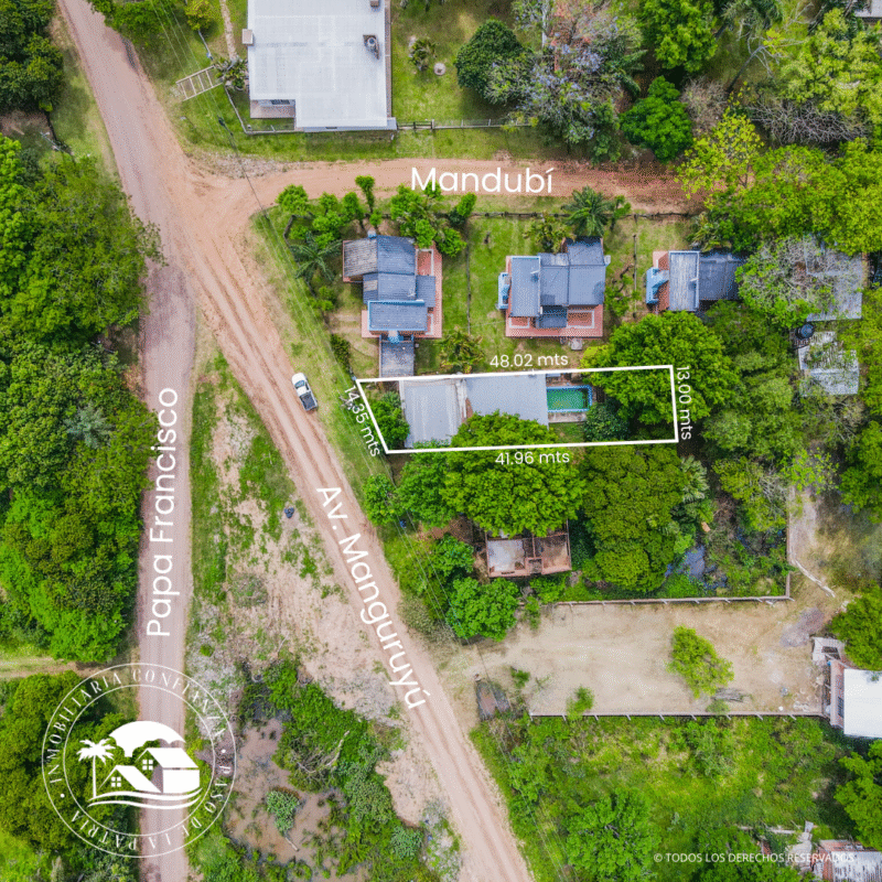 C.N° 3049: Casa con pileta a 300 mts de Playa Pelícano. B° Pescadores