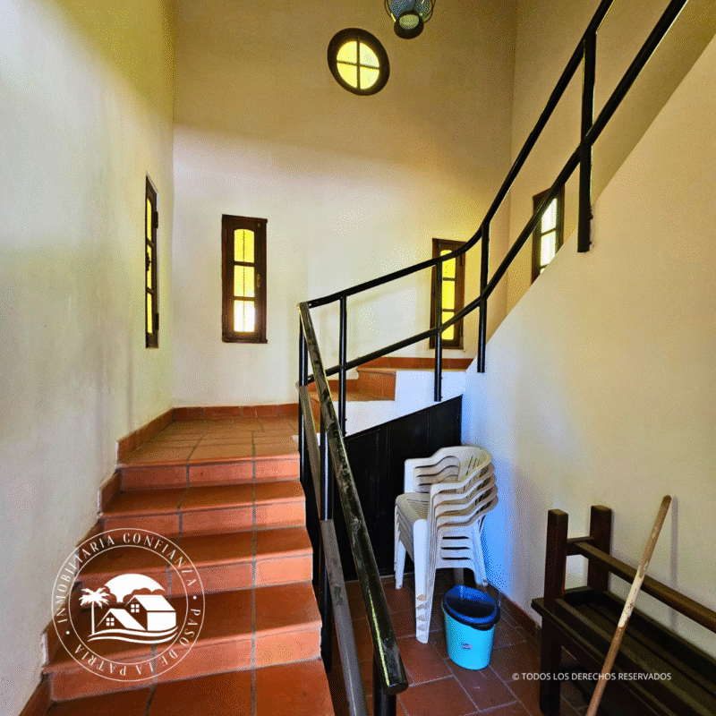 C.N° 3053: Hermosa casa en dos plantas a una cuadra de Playa Grande