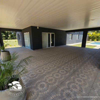 C.N° 87 - La Lela: Moderna y Nueva, para 14 personas, con piscina