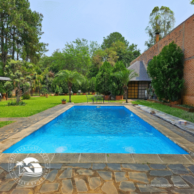 C.Nº 3025: Casa con hermoso parque y piscina