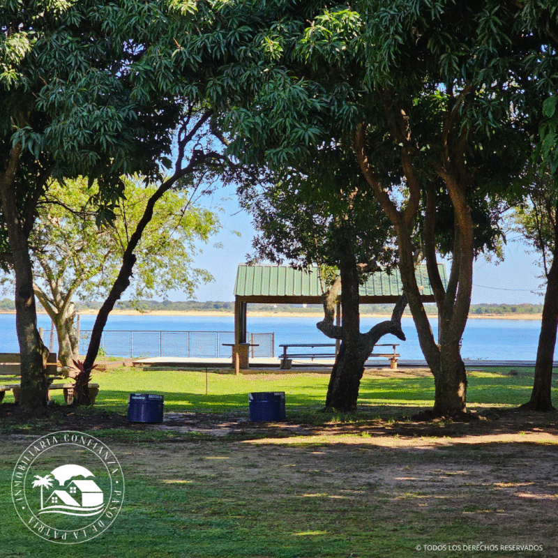C.Nº 01: El Timón, para 11 personas con piscina, sobre el río