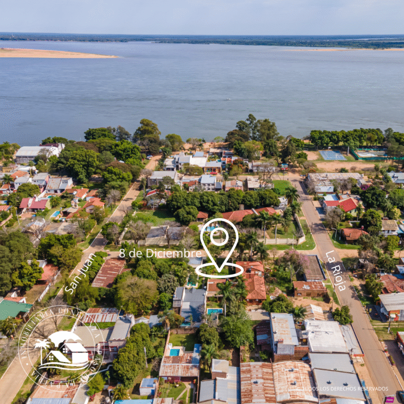 C.Nº 3023: Casa con pileta sobre asfalto