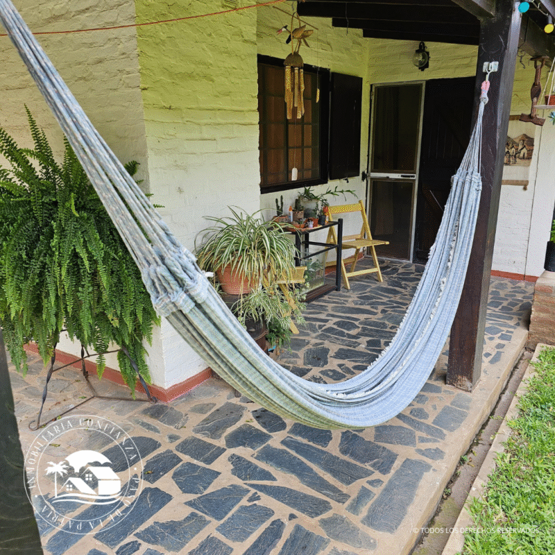 C.Nº 3025: Casa con hermoso parque y piscina