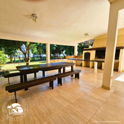 C.Nº 01: El Timón, para 11 personas con piscina, sobre el río