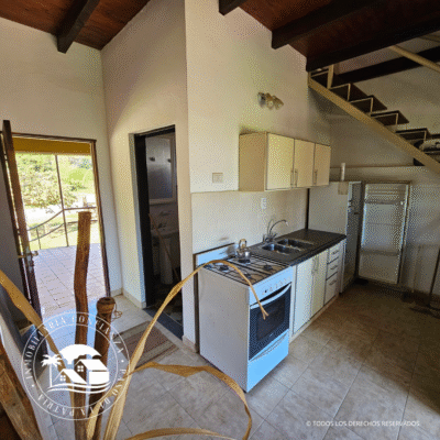 C.N° 3054: Casa pequeña a una cuadra de la Playa