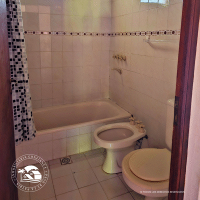 C.N° 3053: Hermosa casa en dos plantas a una cuadra de Playa Grande