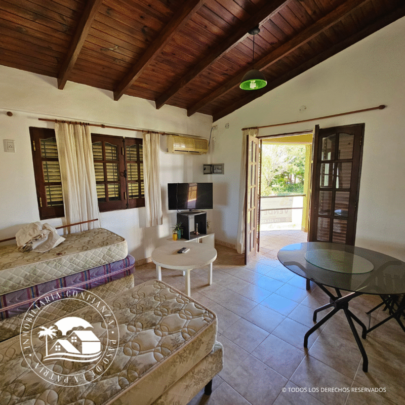 C.N° 3054: Casa pequeña a una cuadra de la Playa