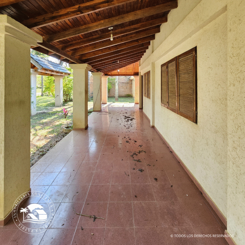 C.N° 3048: Casa de 2 pisos sobre Av. Virgen de Itatí