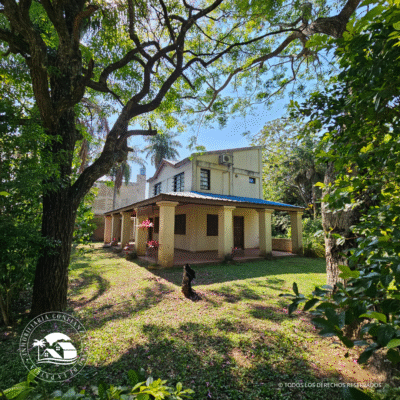 C.N° 3048: Casa de 2 pisos sobre Av. Virgen de Itatí