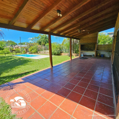 C.N° 3041: Chalet con piscina y hermoso patio