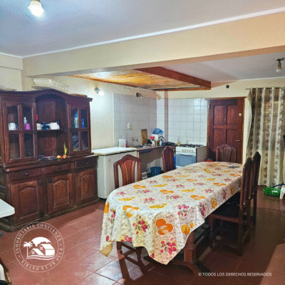 C.N° 3048: Casa de 2 pisos sobre Av. Virgen de Itatí