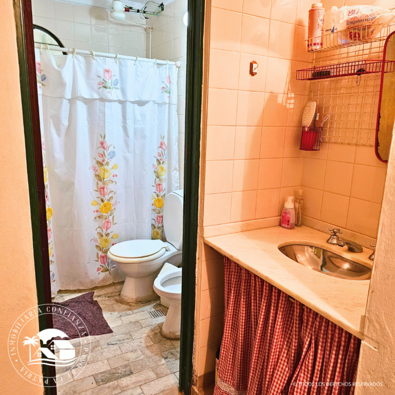 C.N° 3036: Casa con GRAN terreno en B° Chaqueños