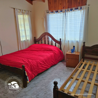 C.N° 3048: Casa de 2 pisos sobre Av. Virgen de Itatí