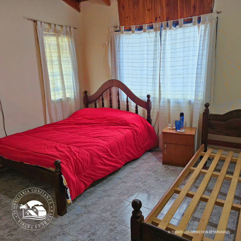 C.N° 3048: Casa de 2 pisos sobre Av. Virgen de Itatí