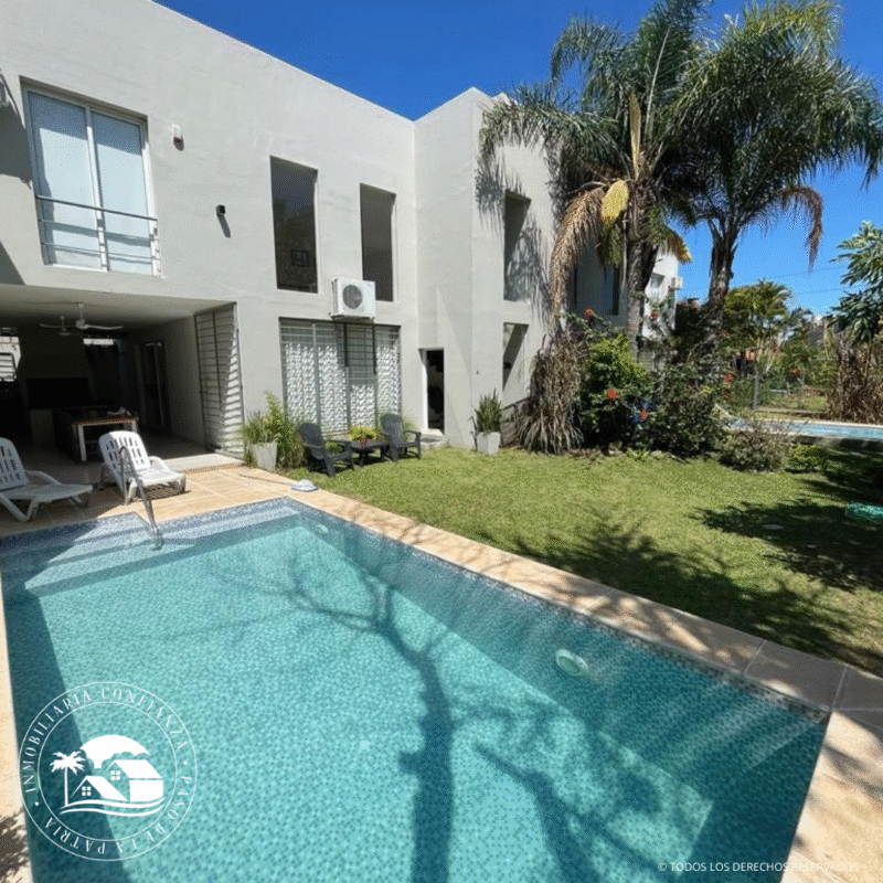 C.N° 11: Modernos duplexs para 8 personas con piscina y muy cerca de Playa Grande