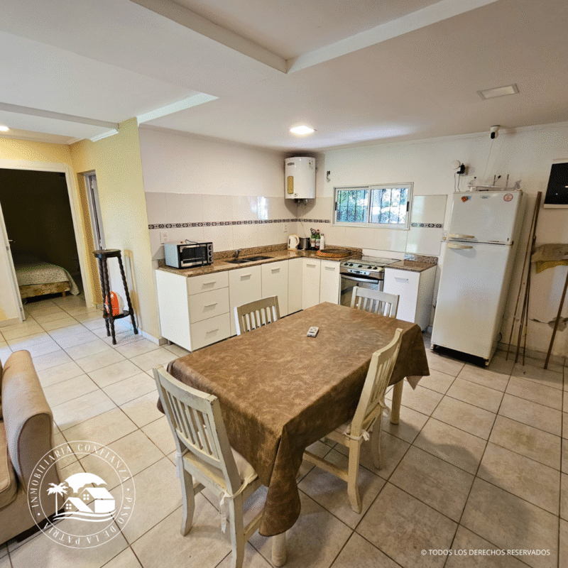 C.Nº 3051: Hermosa casa con pileta y mega-parque!