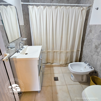 C.Nº 3051: Hermosa casa con pileta y mega-parque!